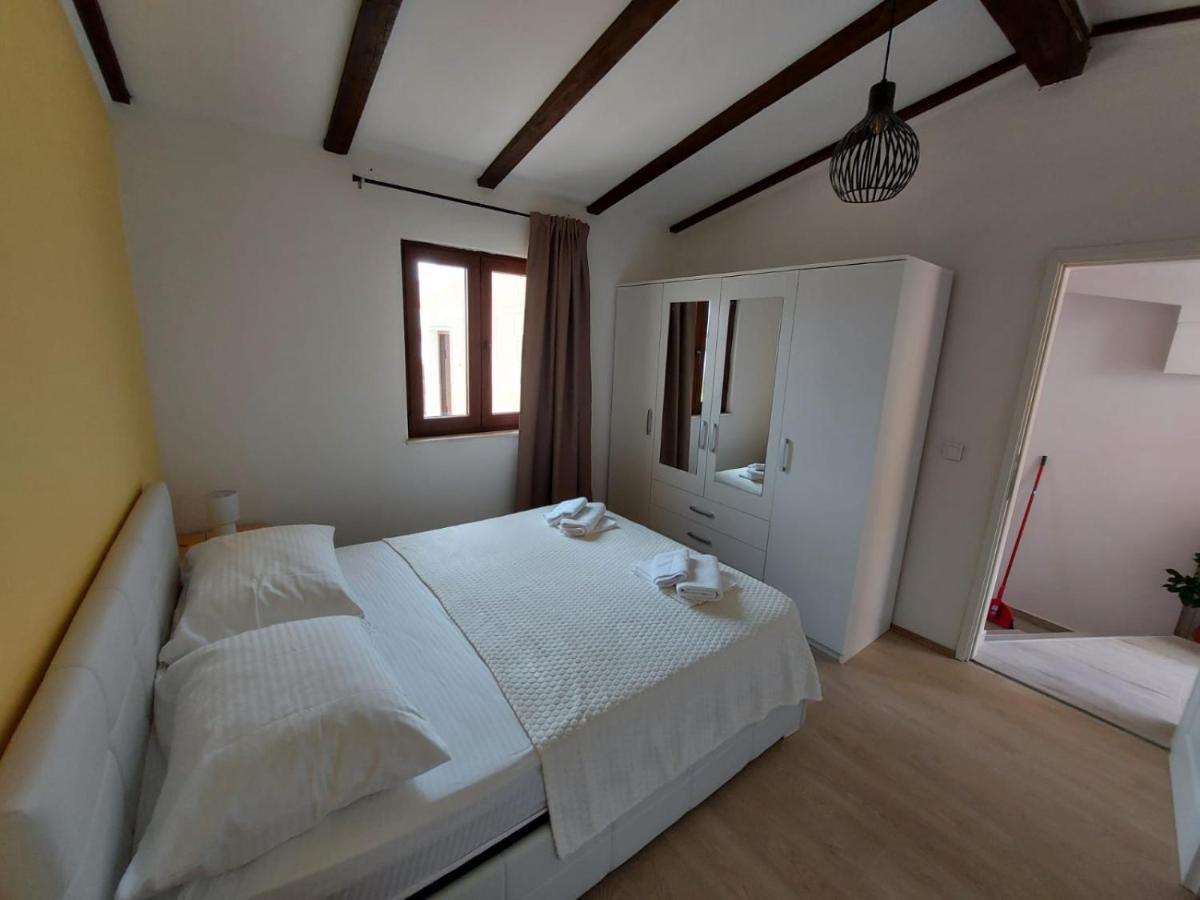 Holiday House Pag Зубовичі Екстер'єр фото